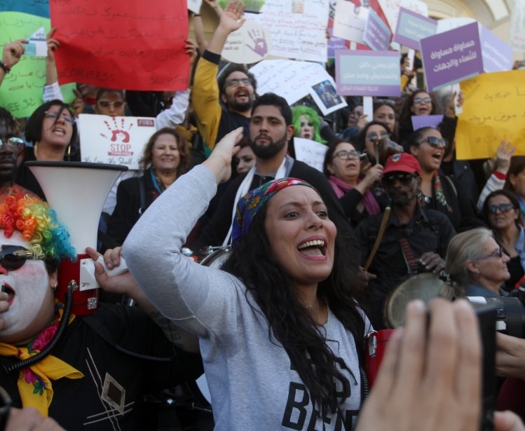 Tunisian women protesters