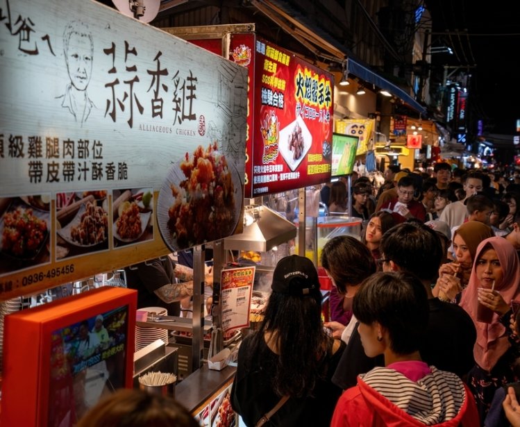Taiwanese crowd a night market