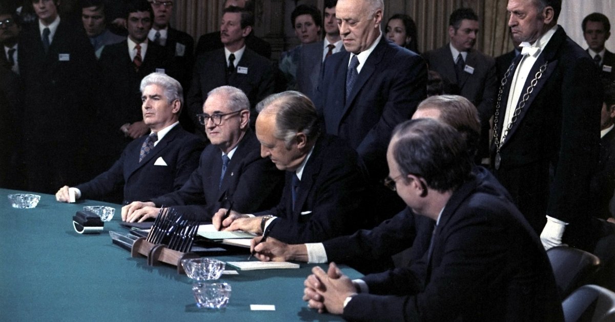 North Vietnam's "TalkFight" Strategy and the 1968 Peace Negotiations