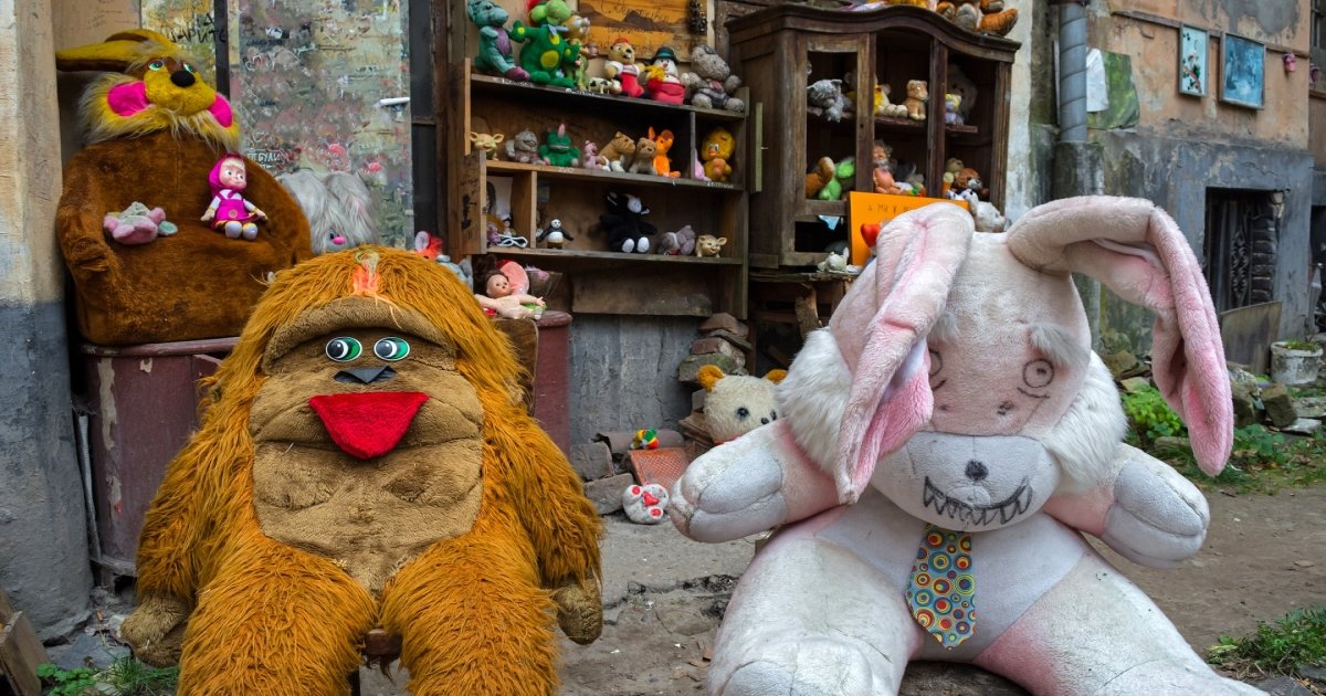 Puppets, People, and War Wilson Center