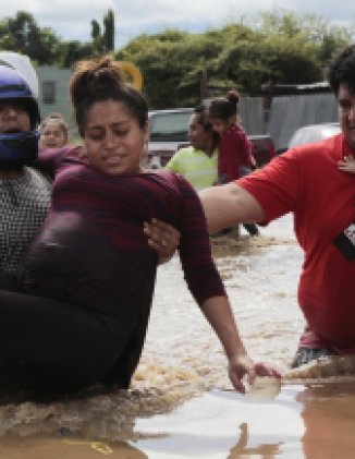 Image - Waves of Pollution in Honduras Cover
