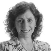Headshot - Elsa Estevez