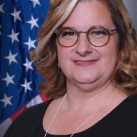 Jennifer Savage Headshot