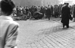 A toppled statue of Stalin in Hungary, 1956. Source: Fortepan #93005, via Wikimedia Commons, CC BY-SA 3.0.