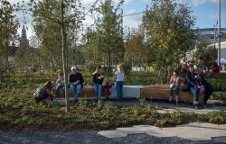 A group of people picnic at Zaryadye Park in Moscow. Source: Varlamov, CC-BY-SA 4.0