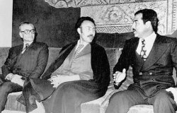 Mohammad Reza Shah and Saddam Hussein, Algiers 1975