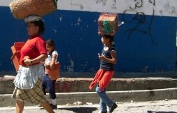 Image - Women in El Salvador