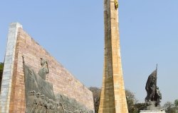 Image: Tiglachin Monument in Addis Ababa