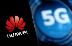 Logo of Huawei and the words 5G