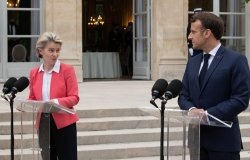 Ursula Von der Leyen and Macron