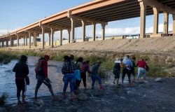 Venezuelan Migrants Crossing Rio Bravo