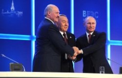 Image: Vladimir Putin, President of Kazakhstan Nursultan Nazarbayev (center) and President of Belarus Alexander Lukashenko.