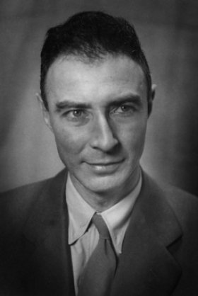 Political Authority or Atomic Celebrity?The Influence of J. Robert Oppenheimer on American Nuclear Policy after the Second World War